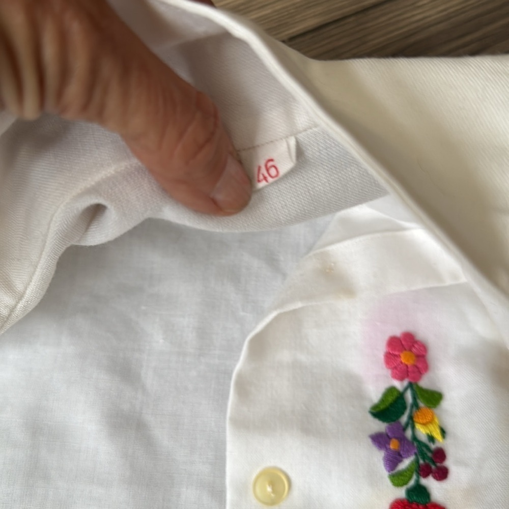 Vintage white button down with floral embroidery size 46 - Picture 5 of 16